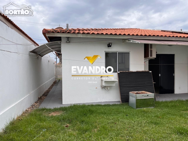 Casa à venda com 3 quartos, 98m² - Foto 3