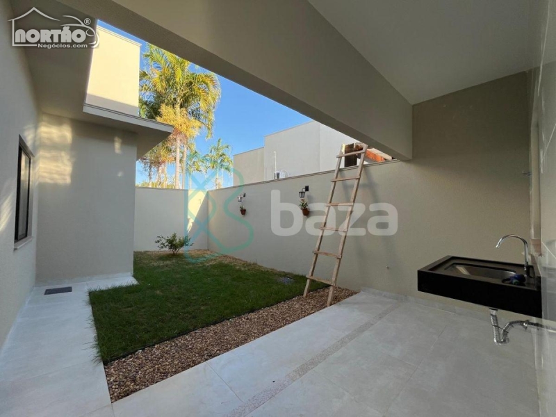 Casa à venda com 4 quartos, 106m² - Foto 4