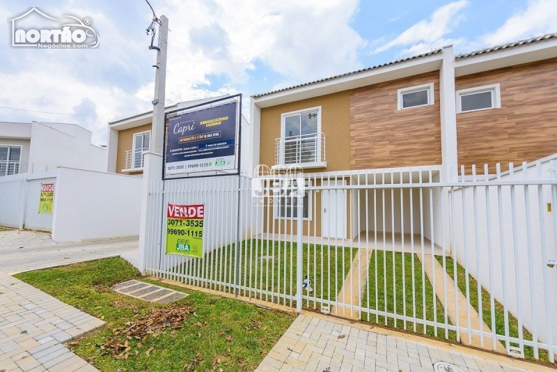 CASA A VENDA NO MEIA PRAIA EM ITAPEMA/SC