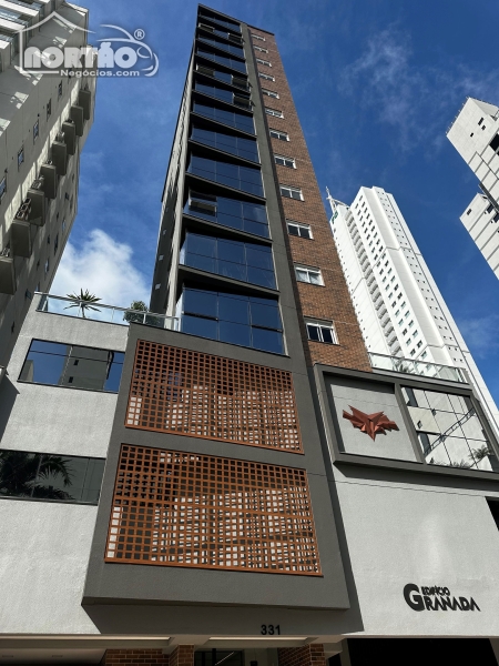 APARTAMENTO A VENDA NO CENTRO EM BALNEÁRIO CAMBORIÚ/SC