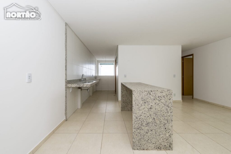 Casa à venda com 3 quartos, 158m² - Foto 4