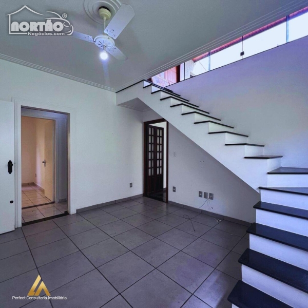 Casa à venda com 4 quartos, 200m² - Foto 6