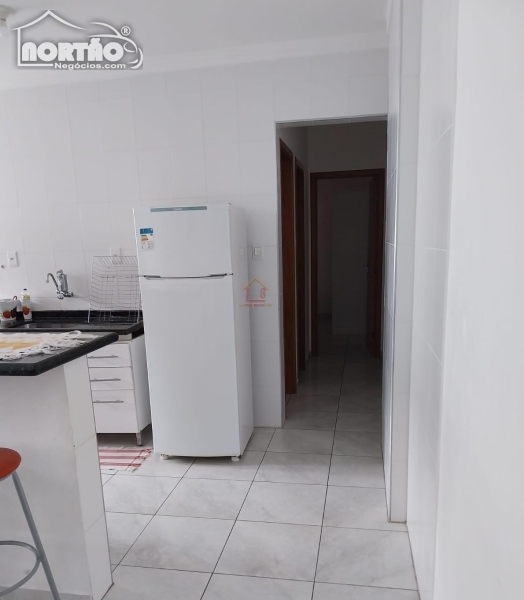 Casa à venda com 3 quartos, 65m² - Foto 8