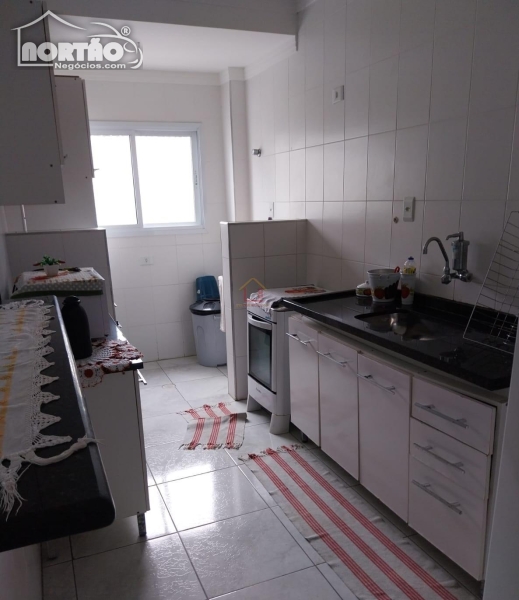 Casa à venda com 3 quartos, 65m² - Foto 9