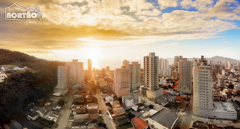 APARTAMENTO A VENDA NO MORRETES EM ITAPEMA/SC