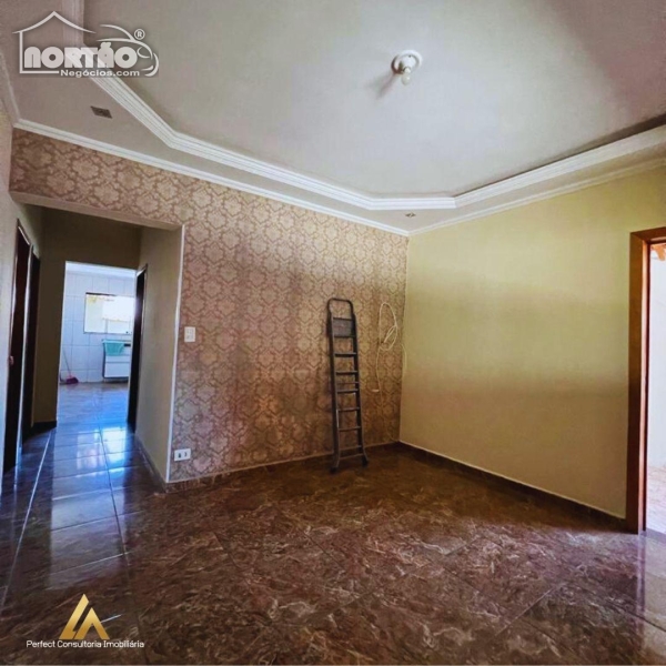 Casa à venda com 3 quartos, 250m² - Foto 9