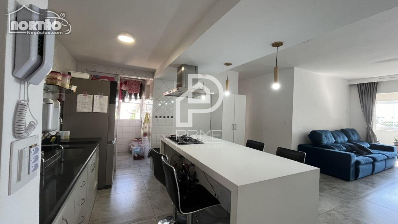 Casa à venda com 3 quartos, 85m² - Foto 2