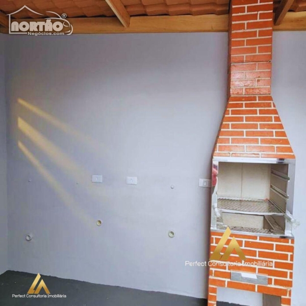 Casa à venda com 4 quartos, 110m² - Foto 5