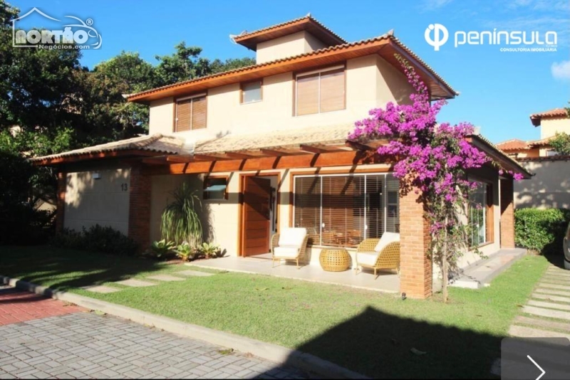 CASA A VENDA NO MANGUINHOS EM ARMAÇÃO DOS BÚZIOS/RJ