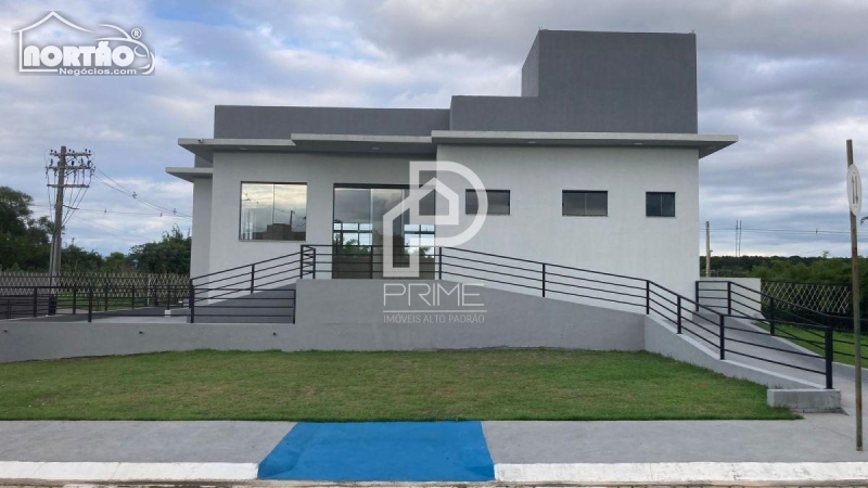 Casa à venda com 5 quartos, 190m² - Foto 2