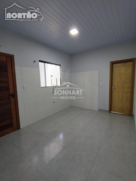 Casa à venda com 3 quartos, 48m² - Foto 6