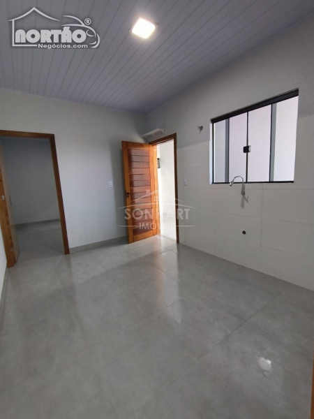 Casa à venda com 2 quartos, 40m² - Foto 4