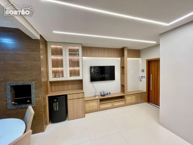 Casa à venda com 2 quartos, 102m² - Foto 3