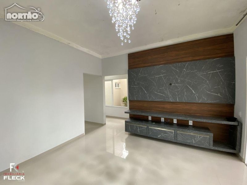 Casa à venda com 3 quartos, 140m² - Foto 3