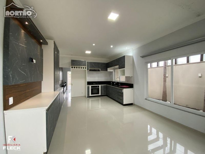 Casa à venda com 3 quartos, 140m² - Foto 5