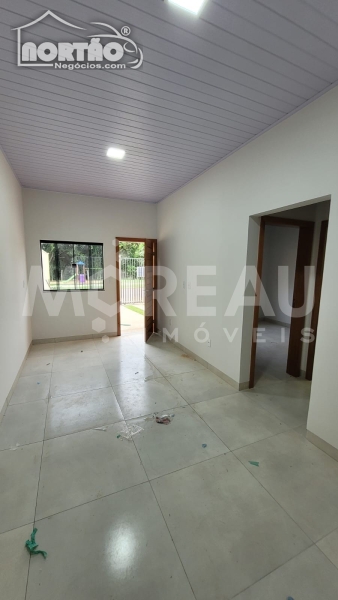 Casa à venda com 3 quartos, 41m² - Foto 2