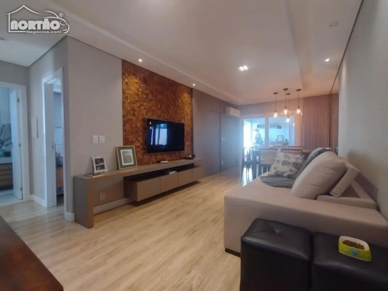 Casa à venda com 3 quartos, 154m² - Foto 3