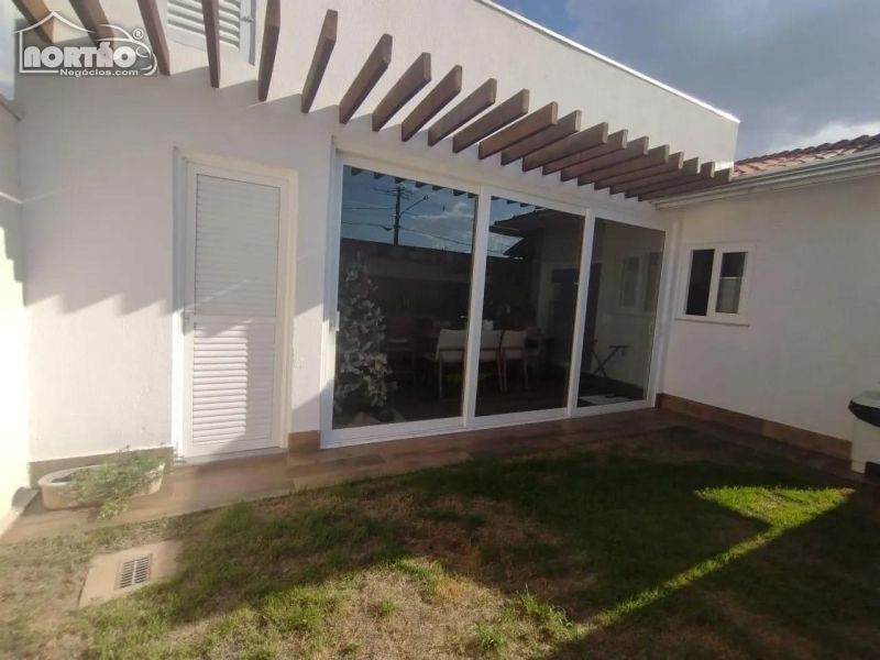 Casa à venda com 3 quartos, 154m² - Foto 5