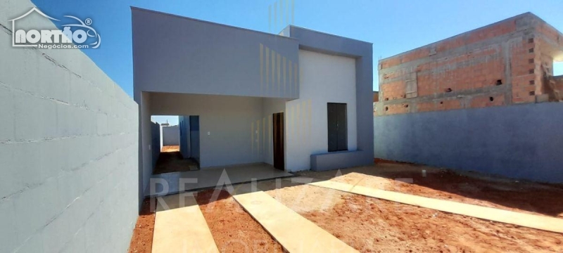 Casa à venda com 3 quartos, 99m² - Foto 2