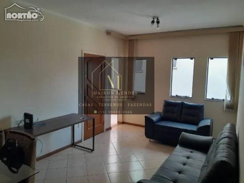 Casa à venda com 2 quartos, 87m² - Foto 2