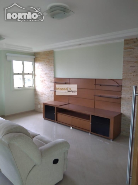 Casa à venda com 4 quartos, 136m² - Foto 2