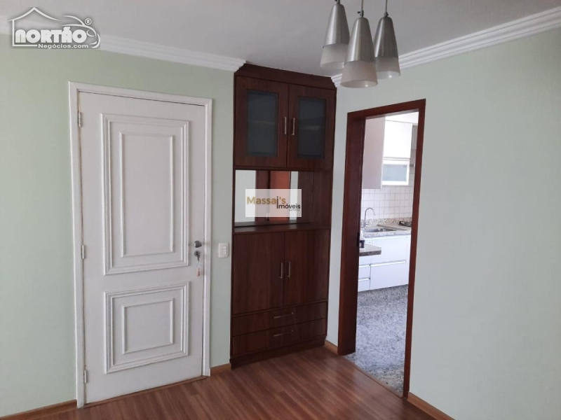 Casa à venda com 4 quartos, 136m² - Foto 4