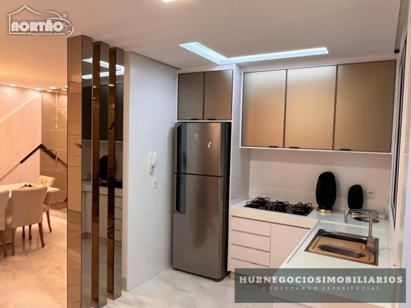 Casa à venda com 6 quartos, 189m² - Foto 3