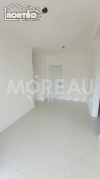 Casa à venda com 3 quartos, 55m² - Foto 2