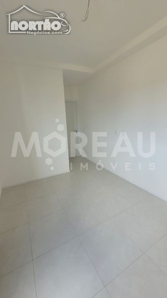 Casa à venda com 3 quartos, 55m² - Foto 9