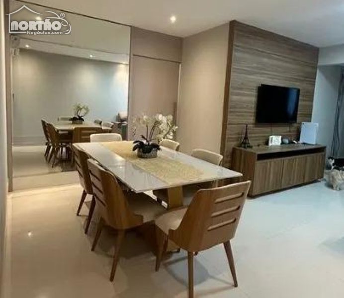 Casa à venda com 3 quartos, 86m² - Foto 1