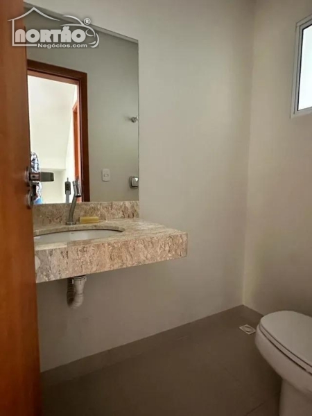 Casa à venda com 3 quartos, 197m² - Foto 5