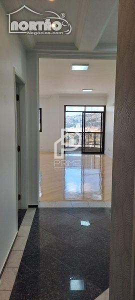 Casa à venda com 5 quartos, 148m² - Foto 2