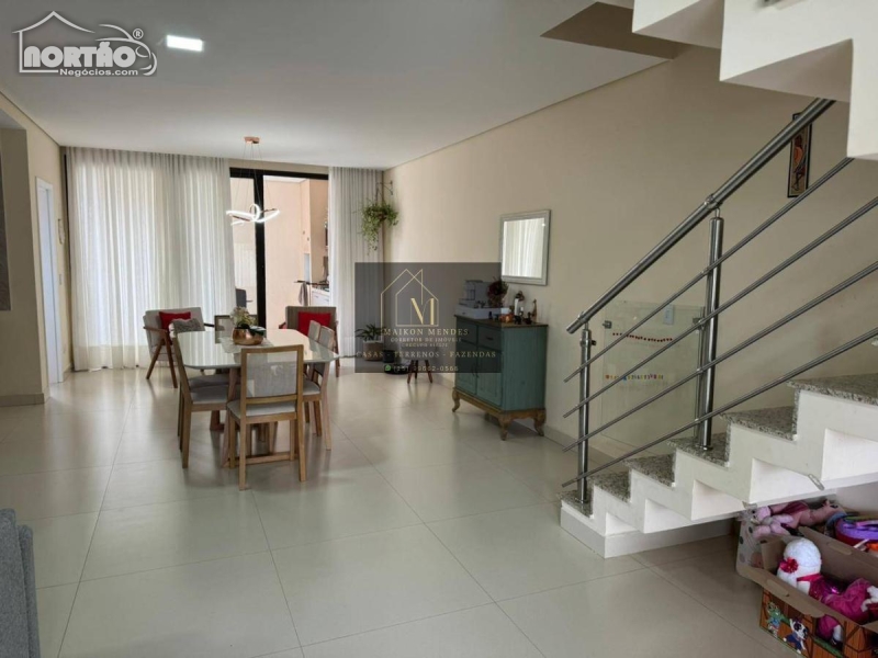 Casa à venda com 3 quartos, 207m² - Foto 8