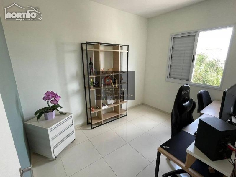 Casa à venda com 2 quartos, 48m² - Foto 10