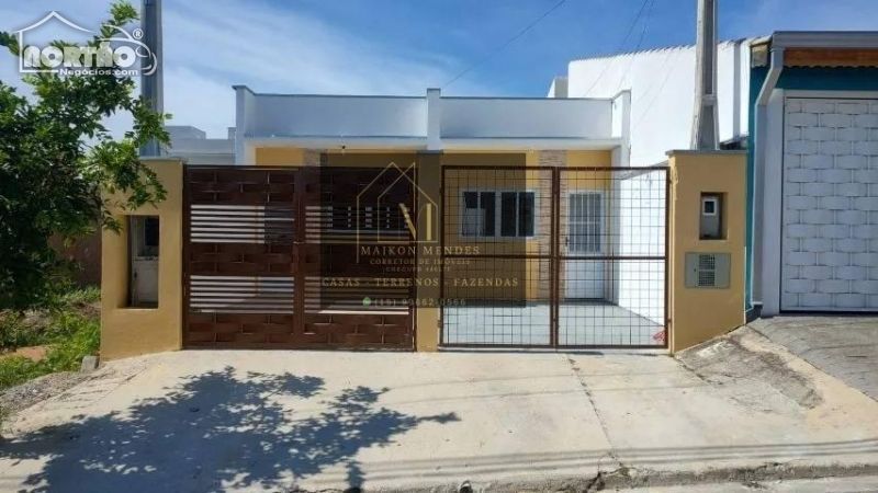 Casa à venda com 2 quartos, 55m² - Foto 1