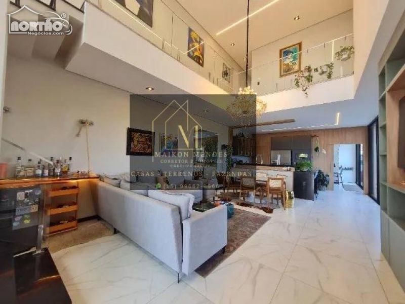 Casa à venda com 3 quartos, 226m² - Foto 3