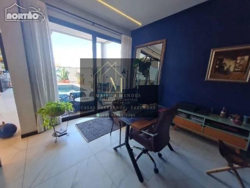 Casa à venda com 3 quartos, 226m² - Foto 8