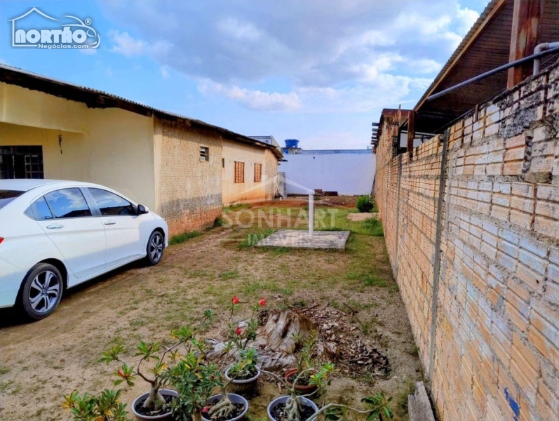 Casa à venda com 4 quartos, 140m² - Foto 2