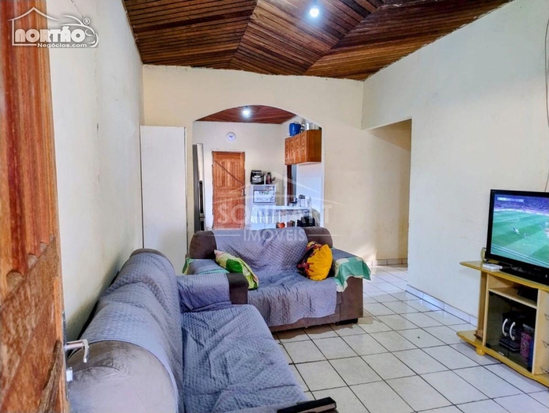 Casa à venda com 4 quartos, 140m² - Foto 3