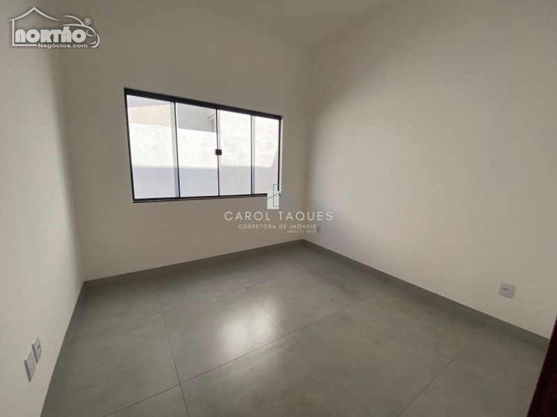 Casa à venda com 2 quartos, 6896m² - Foto 3