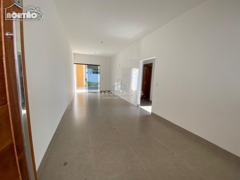 Casa à venda com 3 quartos, 120m² - Foto 3