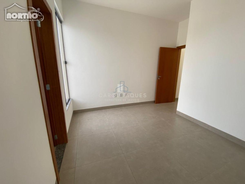 Casa à venda com 3 quartos, 120m² - Foto 4