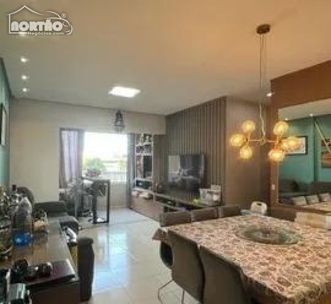 Casa à venda com 3 quartos, 95m² - Foto 1