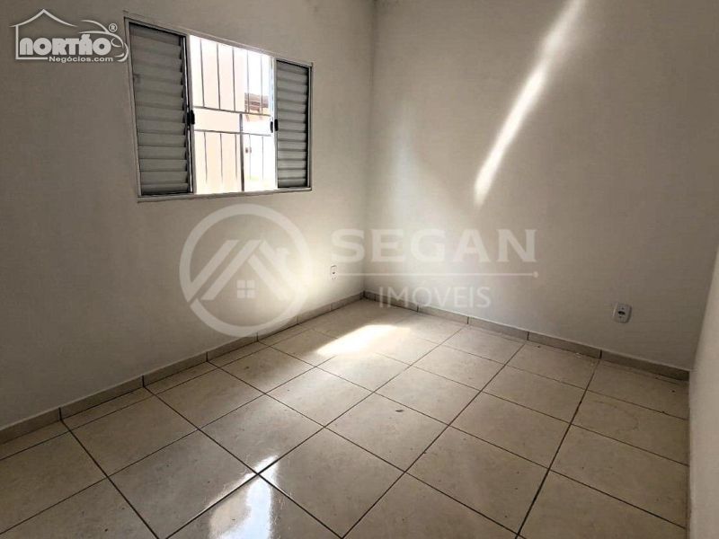 Casa à venda com 3 quartos, 52m² - Foto 4