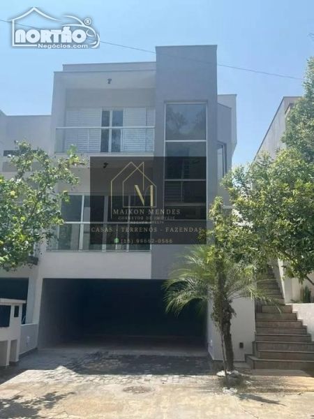 Casa à venda com 3 quartos, 170m² - Foto 1