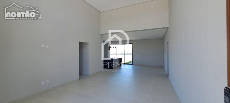 Casa à venda com 5 quartos, 187m² - Foto 3