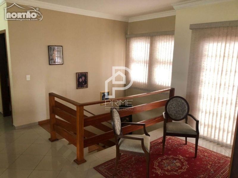 Casa à venda com 2 quartos, 300m² - Foto 5