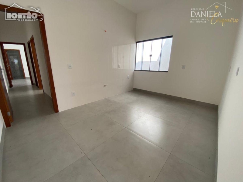 Casa à venda com 2 quartos, 69m² - Foto 3