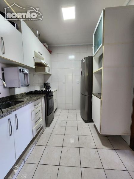 Casa à venda com 4 quartos, 75m² - Foto 5