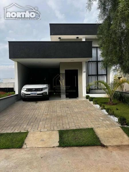 Casa à venda com 3 quartos, 175m² - Foto 2